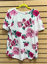 Load image into Gallery viewer, Floral Tee
