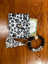 Load image into Gallery viewer, Wristlet Wallet- Paw-print
